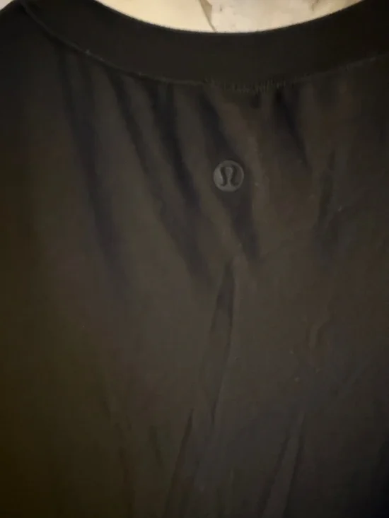 Lululemon - Picture 4 of 7